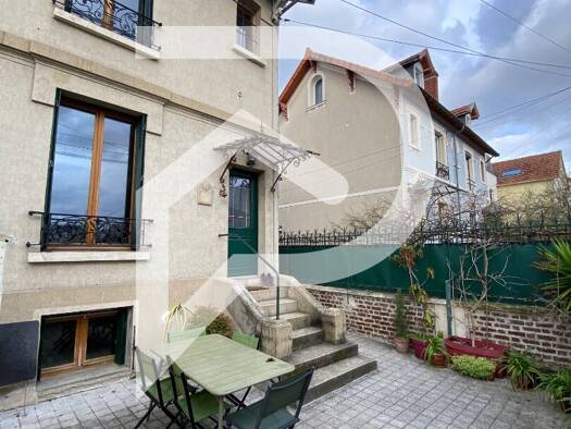 Maison à vendre 795 000 € 7 pièces 5 chambres 140 m² 152 m² de terrain Gabriel Péri-Estienne d'Orves Colombes 92700