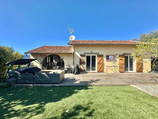 Villa à vendre 760 000 € 4 pièces 3 chambres 143 m² 890 m² de terrain Fabron Nice 06200