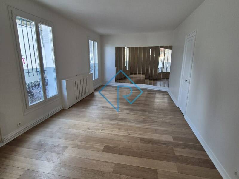 Maison à louer, 158m², PARIS 18E