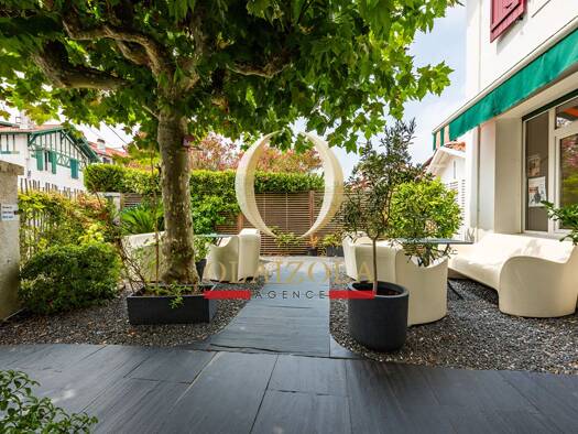 Hôtel à vendre 2 200 000 € 350 m² d'espace de restauration Saint Martin-Cité des Fleurs Biarritz 64200