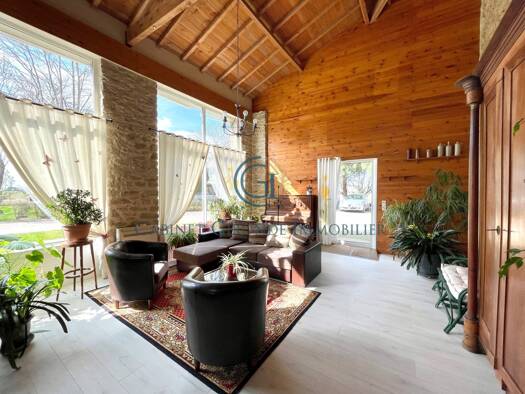 Villa à vendre 451 500 € 10 pièces 5 chambres 435 m² 6 169 m² de terrain Castets et Castillon 33210