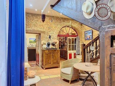 Maison de ville à vendre 260 000 € 7 pièces 4 chambres 320 m² 365 m² de terrain Beaumont de Lomagne 82500