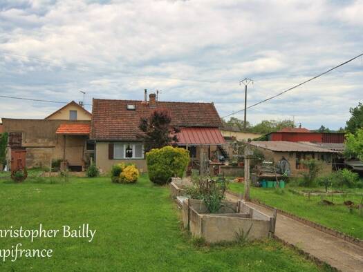 Maison à vendre 68 000 € 6 pièces 2 chambres 92 m² 1 713 m² de terrain Diou 03290