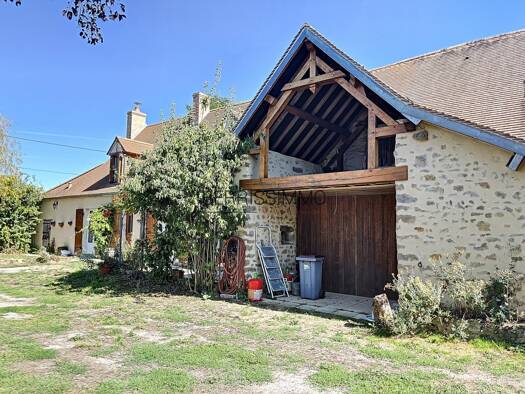 Maison à vendre 222 600 € 6 pièces 4 chambres 168 m² 1 880 m² de terrain Lourouer St Laurent 36400