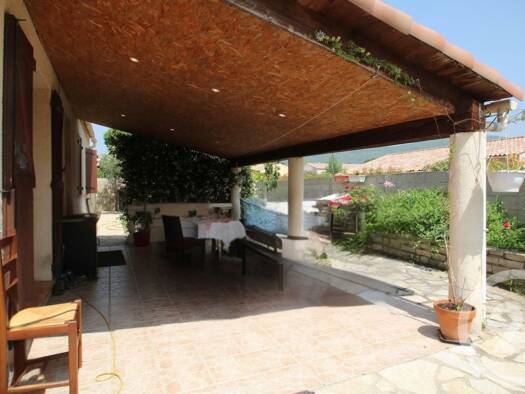 Maison de plain-pied à vendre 286 000 € 4 pièces 3 chambres 96,2 m² 464 m² de terrain Montpeyroux 34150