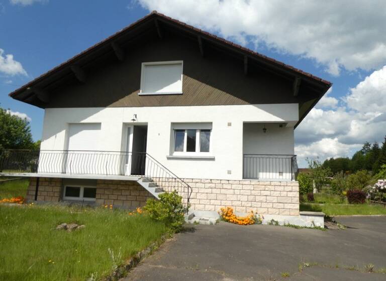 Maison à vendre 142 000 € 5 pièces 4<br/>chambres 130 m²<br/>superficie 1 800 m²<br/>terrain Le Thillot 88160