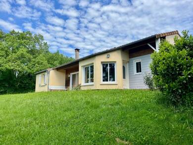 Maison de plain-pied à vendre 257 250 € 5 pièces 4 chambres 139 m² 2 018 m² de terrain Magné 79460