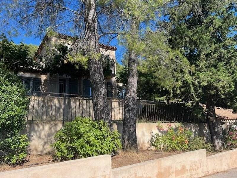 Maison à louer, 103m², CUERS