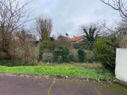 Terrain constructible à vendre 105 000 € 840 m² de terrain Portets 33640
