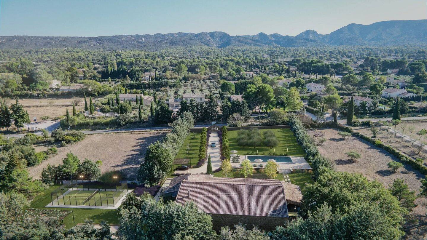 Maison à vendre, 165m², EYGALIERES
