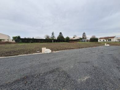 Terrain constructible à vendre 84 000 € 468 m² de terrain Médis 17600