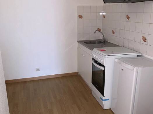 Appartement à louer - première occupation 310 € 1 pièce 1 chambre 40 m² Étage 4/3 Centre Ville Sud Saint-Claude 39200