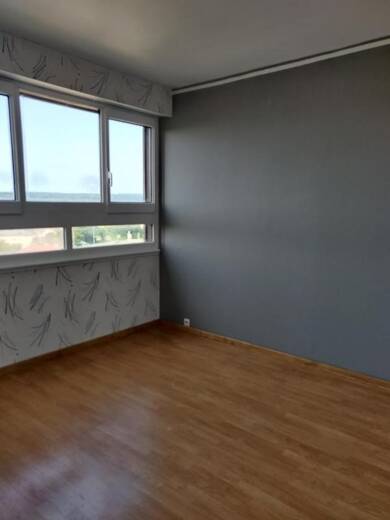 Appartement à louer 700 € 4 pièces 3 chambres 80 m² Moulinet Nord Charleville-Mézières 08000