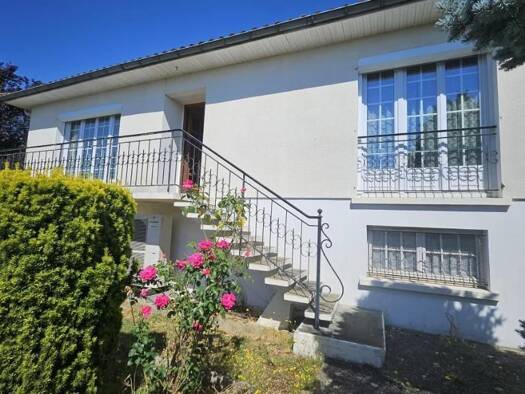 Maison à vendre 157 500 € 2 chambres 82 m² 585 m² de terrain Iteuil 86240