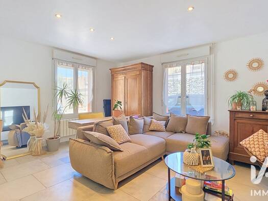 Maison de ville à vendre 148 500 € 4 pièces 1 chambre 90 m² 210 m² de terrain Lyon Gare Moulins 03000