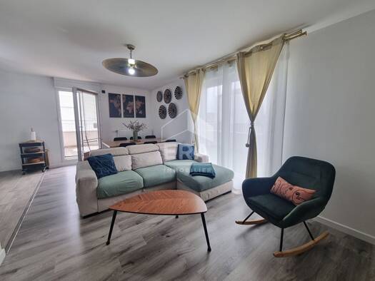 Appartement à vendre 350 000 € 4 pièces 3 chambres 77 m² Étage 5/6 Maison Blanche Neuilly-sur-Marne 93330