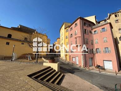 Appartement à louer 715 € 3 pièces 2 chambres 80,8 m² 1er étage Centre Ville Nord Grasse 06130