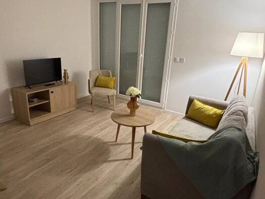 Appartement à louer 1 090 € 2 pièces 1 chambre 43 m² Vieux Marché-Mare des Noues Franconville 95130