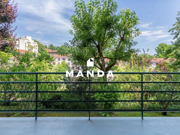 Appartement à vendre 349 000 € 3 pièces 2 chambres 57 m² RDC/4 Danton-Gabriel Peri Sèvres 92310