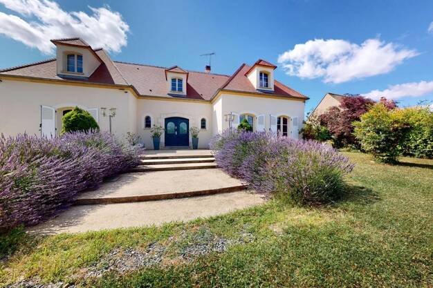 Maison à vendre 399 000 € 8 pièces 6 chambres 320 m² 4 300 m² de terrain Montcresson 45700