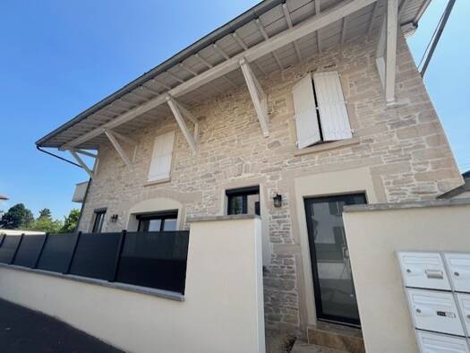 Maison à louer 1 390 € 4 pièces 3 chambres 107 m² Saint-Alban-de-Roche 38080