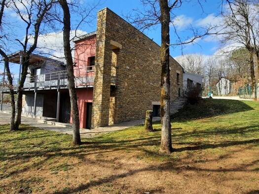 Maison à vendre 460 000 € 8 pièces 4 chambres 190 m² 2 329 m² de terrain La Rouquette 12200