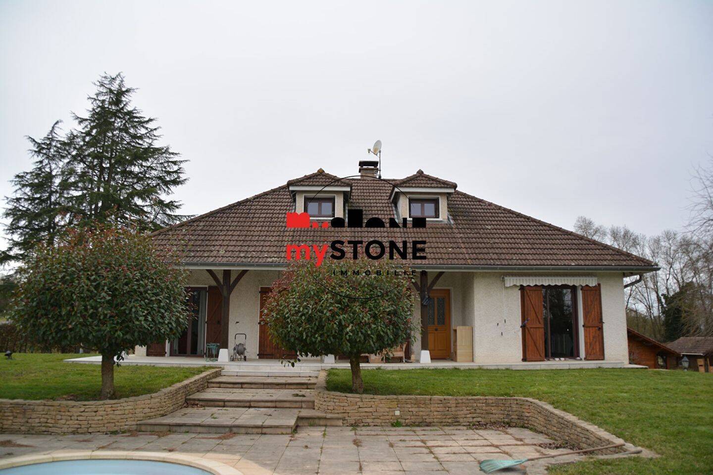 Maison à vendre, 240m², SAINT JULIEN SUR VEYLE