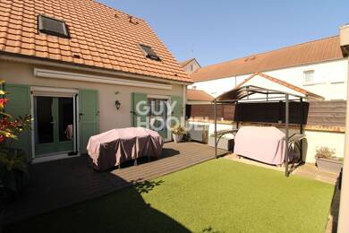 Maison à vendre 319 000 € 5 pièces 3 chambres 90 m² 150 m² de terrain Leclerc-Verdun Nord Est Brie Comte Robert 77170