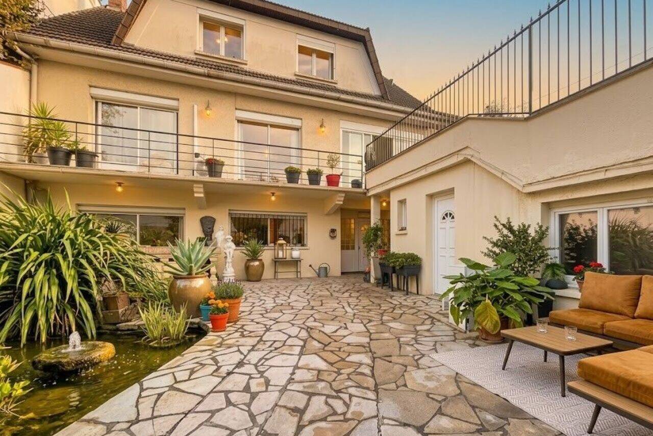 Maison à vendre, 300m², SAINT MAUR DES FOSSES