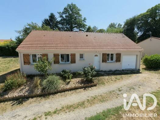 Maison de plain-pied à vendre 168 500 € 5 pièces 4 chambres 94 m² 990 m² de terrain Le Grand-Bourg 23240