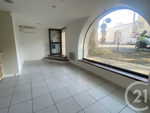 Appartement à louer 420 € 1 pièce 25 m² RDC Clermont l Herault 34800