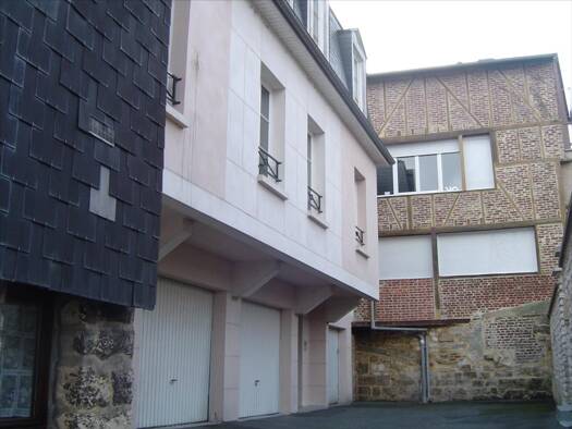 Appartement à louer 750 € 3 pièces 2 chambres 65,2 m² Étage 2/2 Pont-de-l'Arche 27340