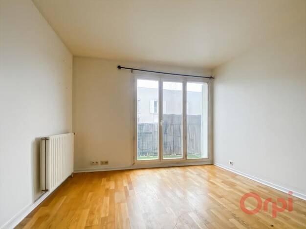 Appartement à vendre 235 000 € 2 pièces 1 chambre 40 m² Étage 5/6 Quatre Chemins-Jaurès Pantin 93500