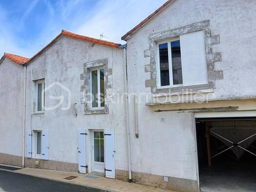 Maison de ville à vendre 81 000 € 6 pièces 3 chambres 93 m² L'Absie 79240