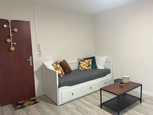 Appartement à louer 450 € 1 pièce 20 m² 2ème étage Pau 64000