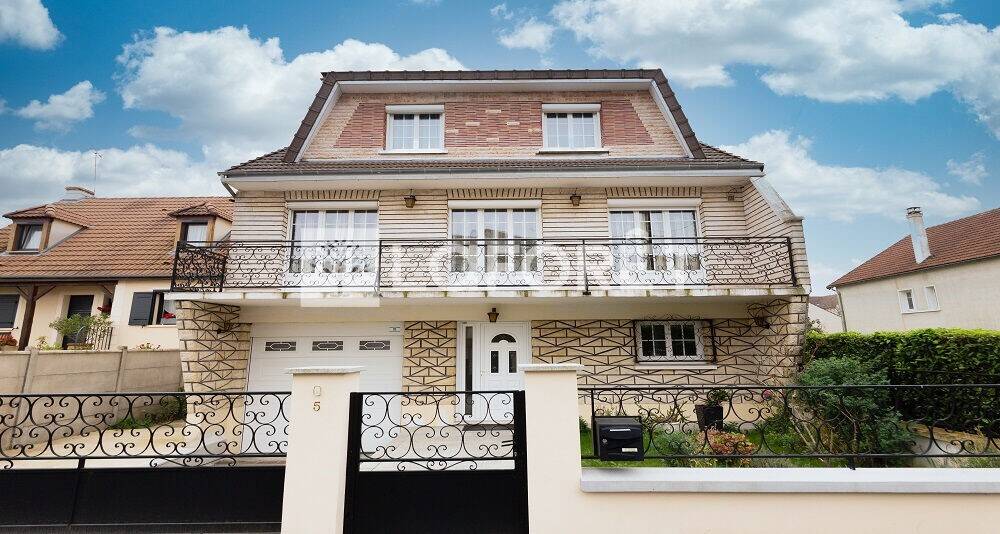Maison à vendre, 184m², ROISSY EN BRIE
