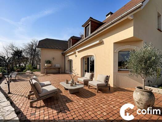 Maison à vendre 1 250 000 € 10 pièces 6 chambres 237 m² 6 189 m² de terrain Sud Jurançon 64110