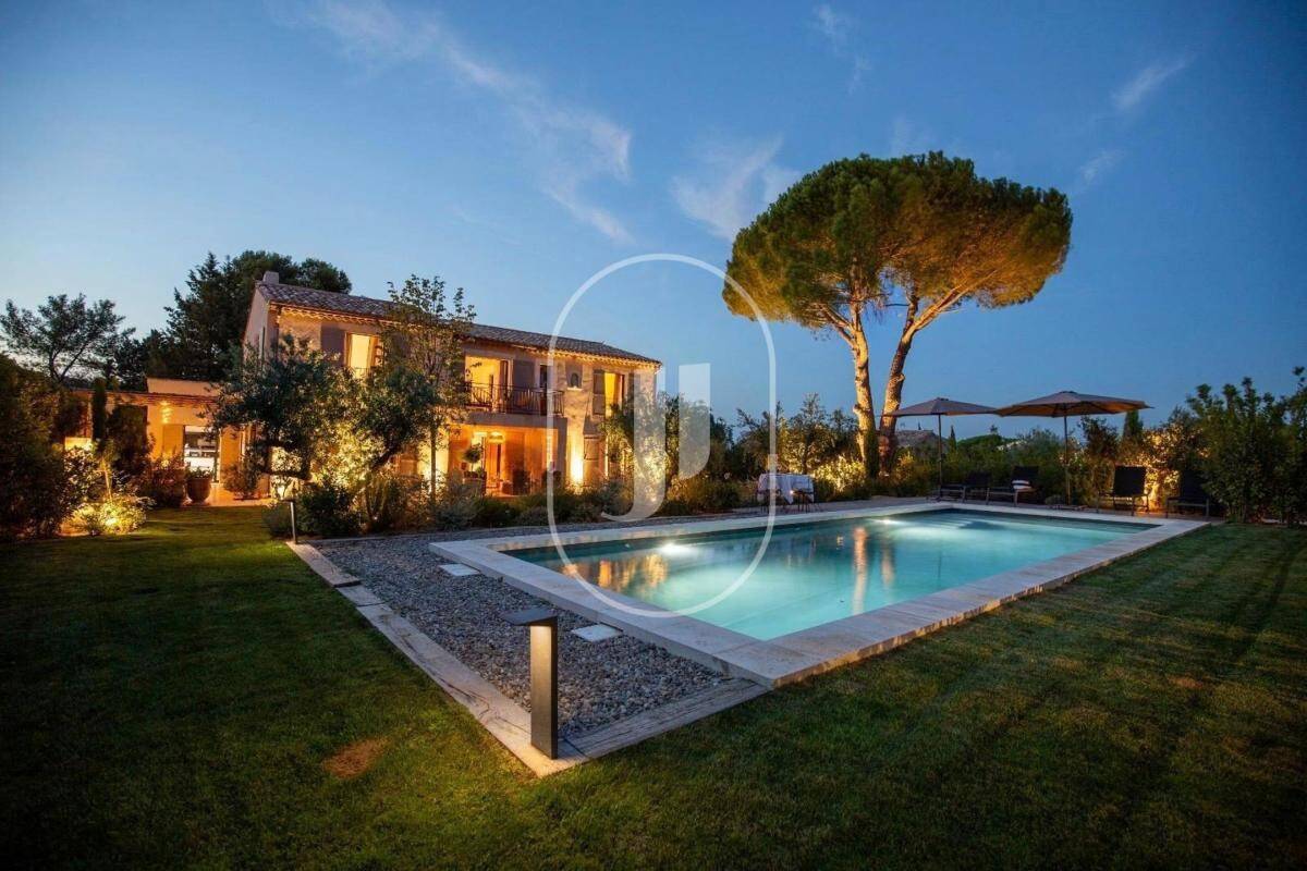 Maison à vendre, 250m², EYGALIERES
