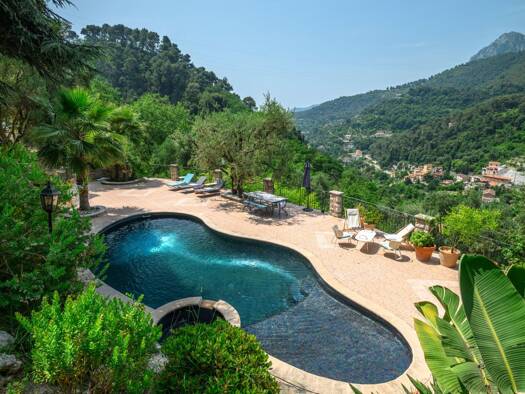 Maison à vendre 1 272 000 € 7 pièces 5 chambres 230 m² 24 000 m² de terrain Castellar 06500