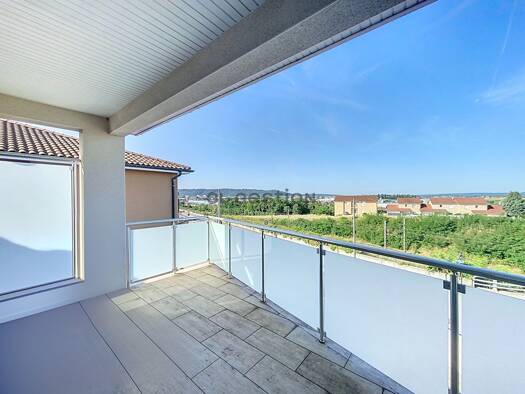 Appartement à louer 810 € 2 pièces 1 chambre 76 m² Étage 2/2 Centre-Saint Germain-Vareilles Amberieu en Bugey 01500