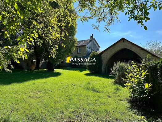 Maison à vendre 267 000 € 7 pièces 5 chambres 201 m² 1 788 m² de terrain Sévérac d'Aveyron 12150