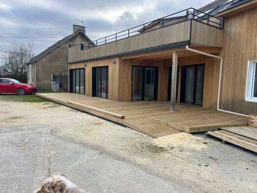 Maison de plain-pied à louer 2 380 € 6 pièces 5 chambres 160 m² Brains 44830