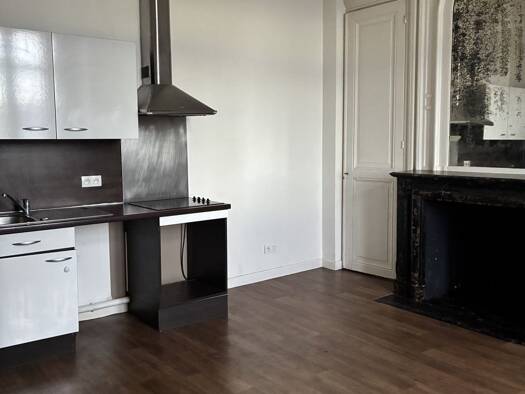 Appartement à louer 800 € 3 pièces 2 chambres 70 m² 2ème étage Centre Ville-Fin de la Guerre Tourcoing 59200