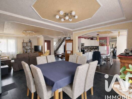 Maison à vendre 249 000 € 7 pièces 4 chambres 218 m² 613 m² de terrain Jouhet Guéret 23000