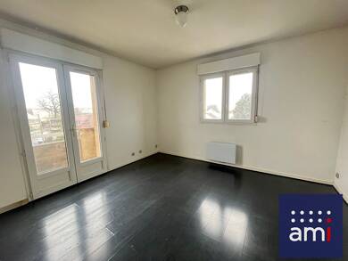 Appartement à louer 650 € 1 pièce 22 m² Dernier étage, Étage 3/3 Villeparisis 77270