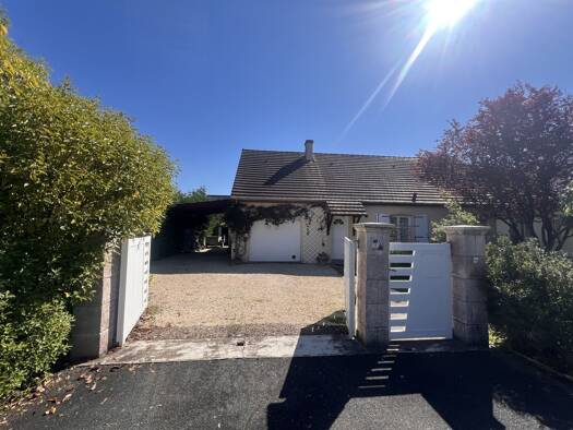 Maison à vendre 338 000 € 7 pièces 5 chambres 157 m² 892 m² de terrain Luynes 37230