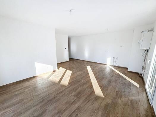 Appartement à vendre - Première occupation 374 000 € 3 pièces 2 chambres 59 m² Étage 1/3 Sud Vétraz-Monthoux 74100