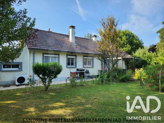 Maison à vendre 275 000 € 7 pièces 4 chambres 121 m² 2 438 m² de terrain Chambon-la-Forêt 45340
