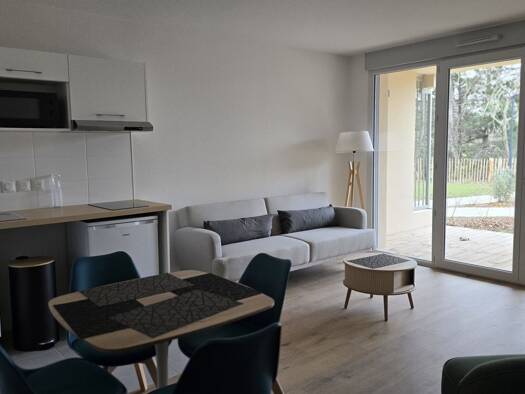 Appartement à louer 645 € 2 pièces 1 chambre 41,7 m² RDC/1 Eaunes 31600