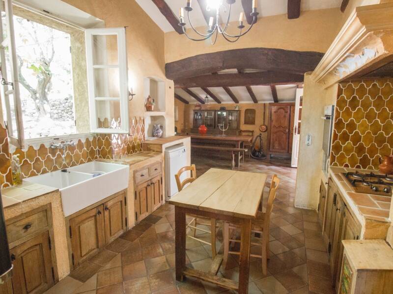 Maison à vendre, 399m², LE REVEST LES EAUX